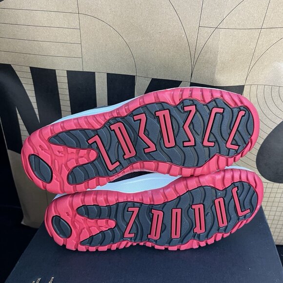 NEW Air Jordan 11 Velvet Bred Black Red Kids Size 11C HF7807-061 - Picture 5 of 6